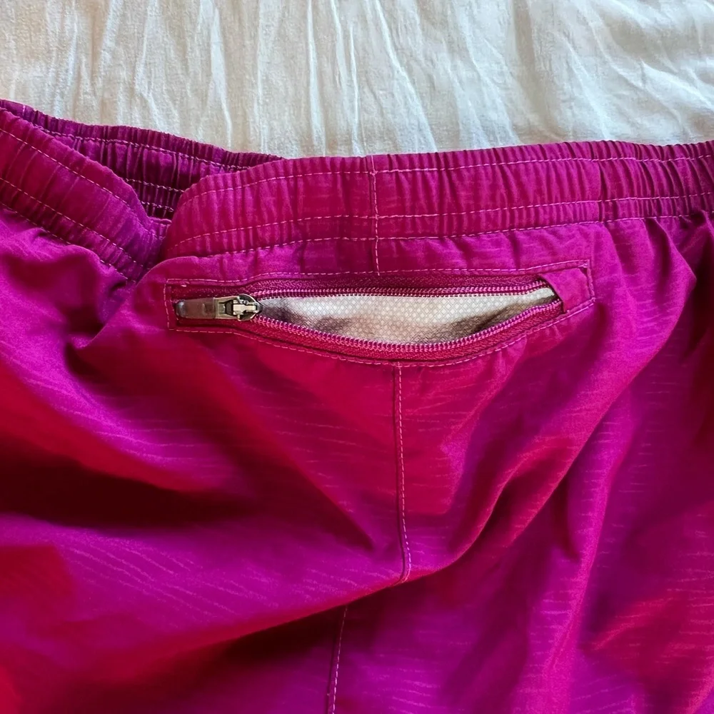 Nike Women's Vibrant Purple Athletic Shorts Size XS‎